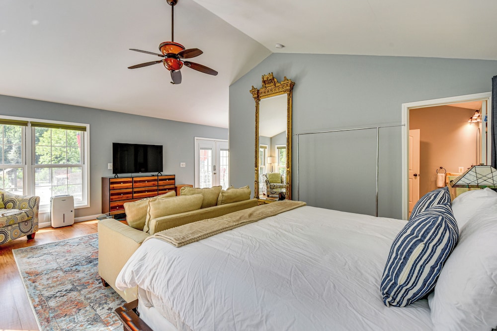 30 Acres & Pond: North Georgia Mtn Farmhouse