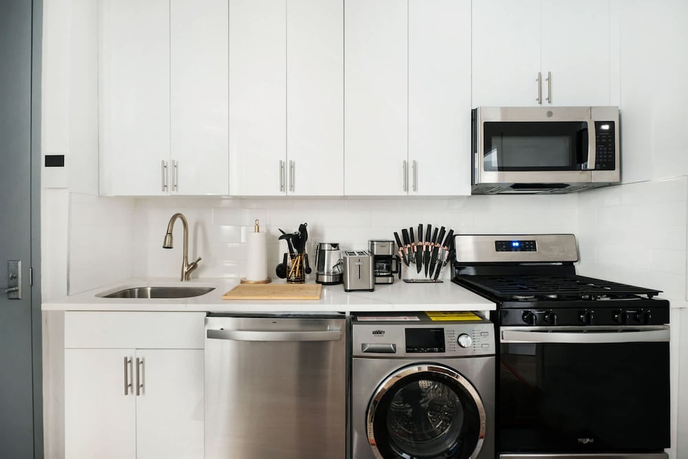 1290-3 New Renovated 2 Bedrooms in UES