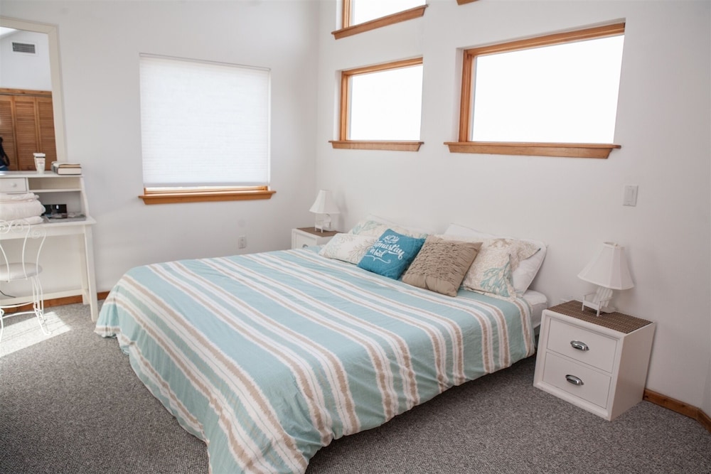 The Sunny Spot 4 Bedroom Cottage by RedAwning view 2