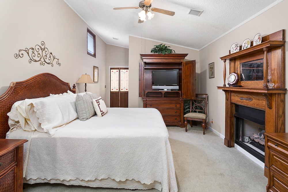 11908 Old Demere Rd by Hodnett Cooper - Property Image 22