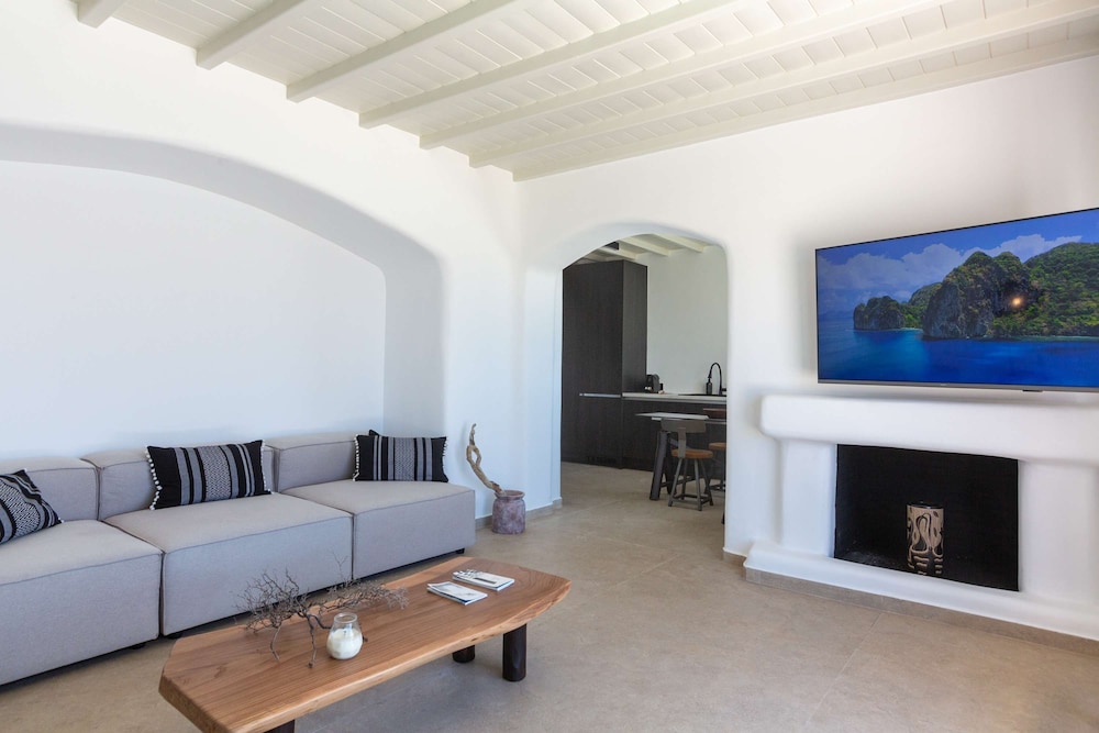 Amaze Mykonos Luxury Seaview Retreat
