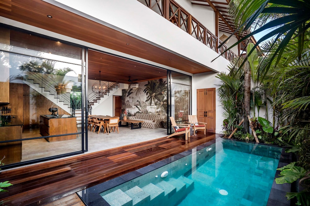 Nusantara Loft 3 Raijua by Alfred in Bali - Stunning 3 BD Loft w Private Pool Near the Beach Pererenan Beach - Canggu