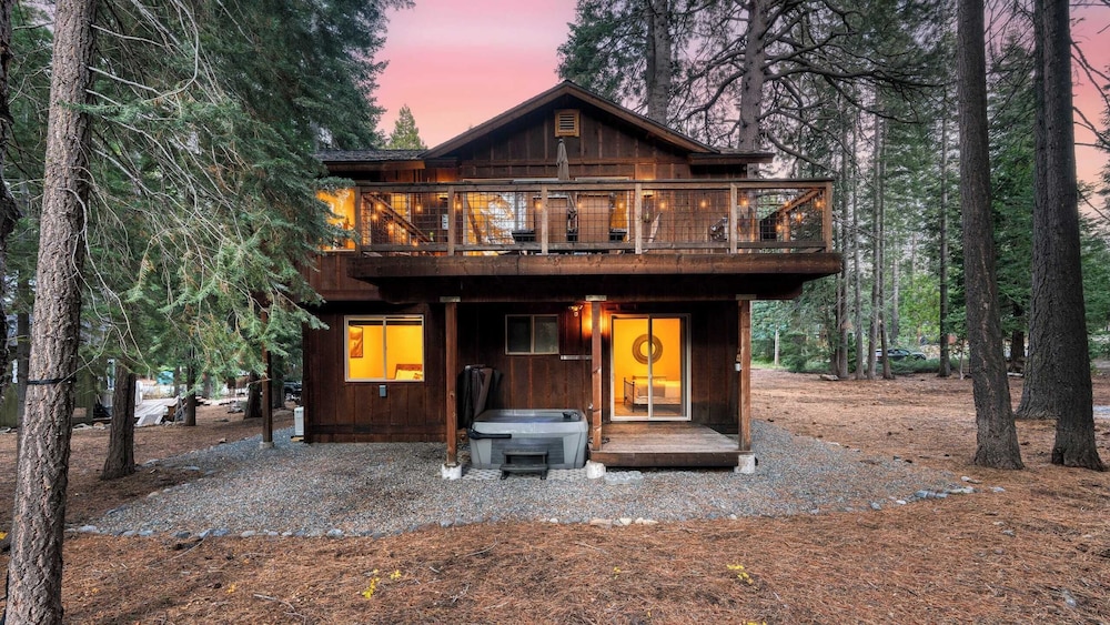 Cozy Tahoe Retreat w/ Hot Tub, Movie Room & Forest Views Tahoma Getaway by Avantstay