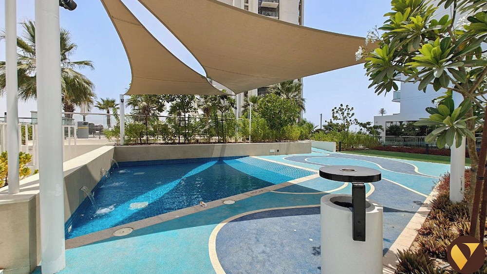 Gulf Gate Near Golf Club Parks & Pool