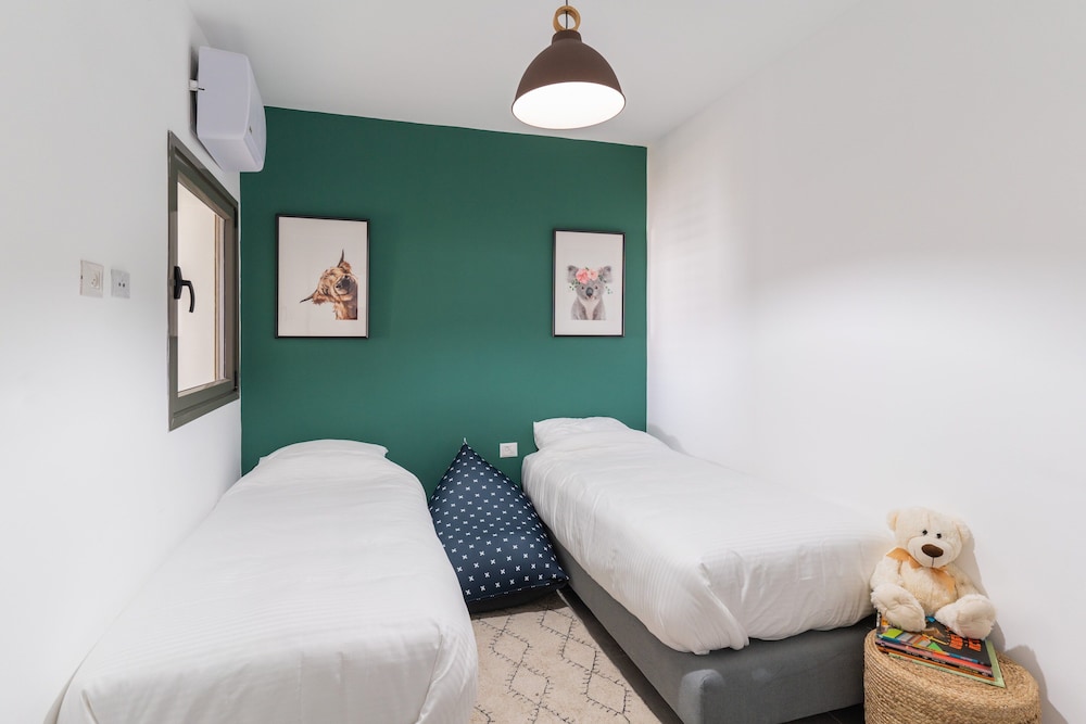 Sunny Haven Sea View Escape by Sea N Rent view 4