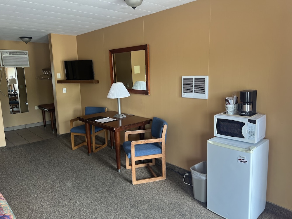 All Star Inn & Suites