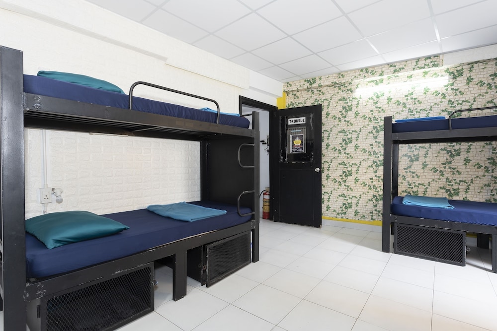 Hangout Hostel HCM