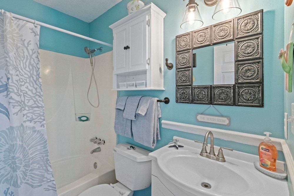 Three 2br Condos Walk to Beach Hangout