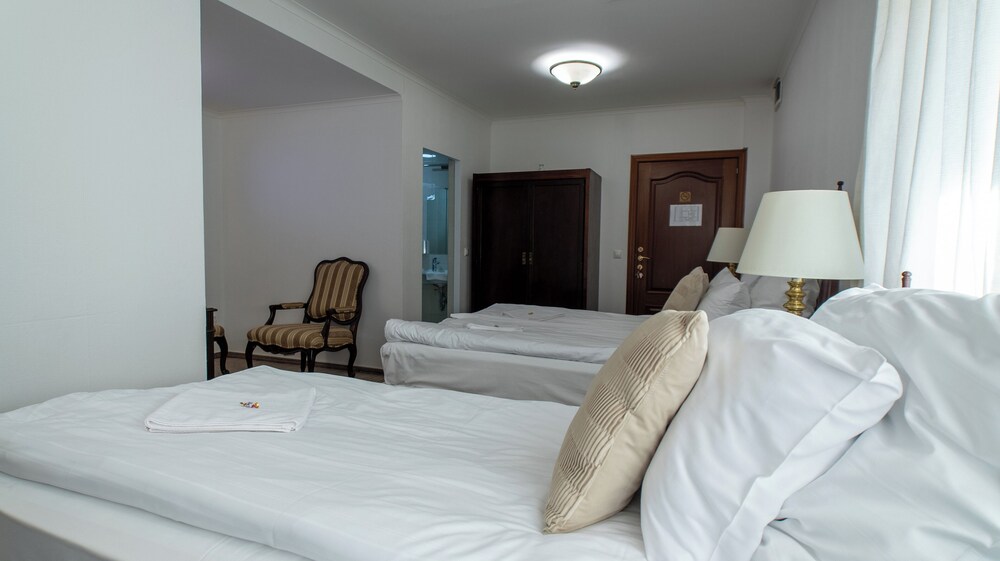 OPERA16 Guestrooms