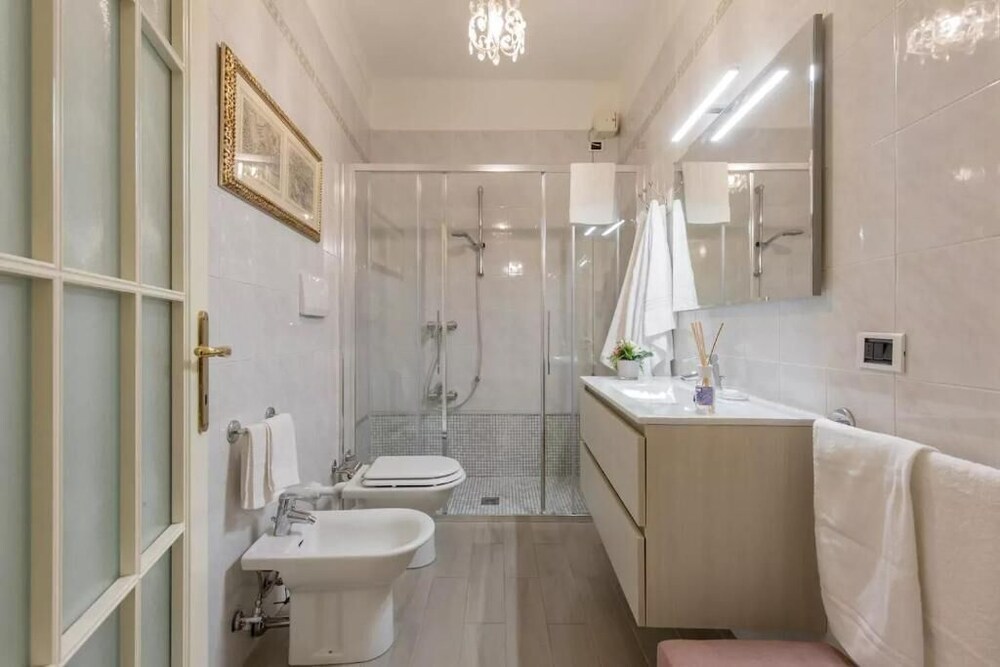 Αn enchanting residence in front of the Juliet house