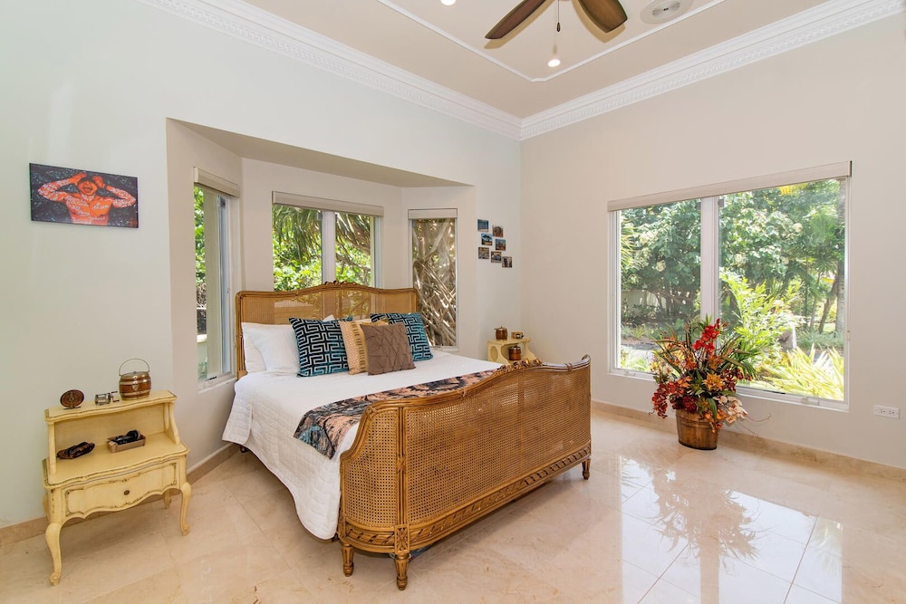 Blue Water Villa