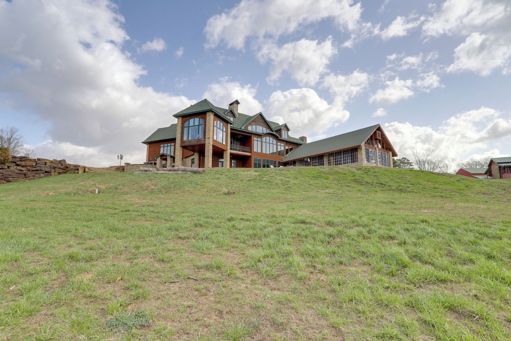 366 Shared Acres, Lake Access: Ozark Getaway!