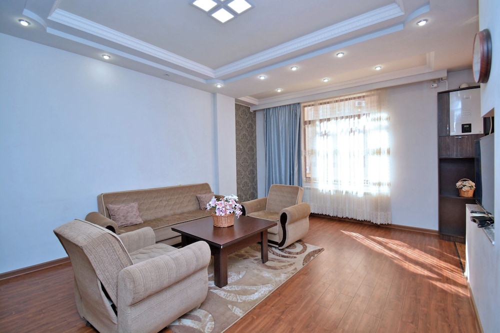 Apartment on Aram street
