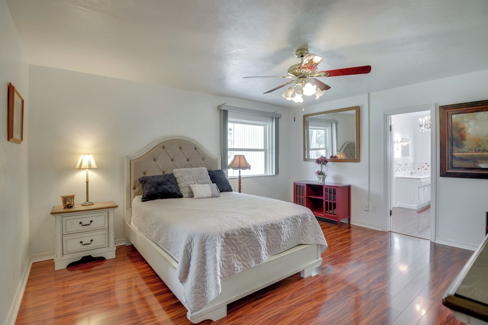 Private 3-acre Retreat w/ Game Room in Bunnell!