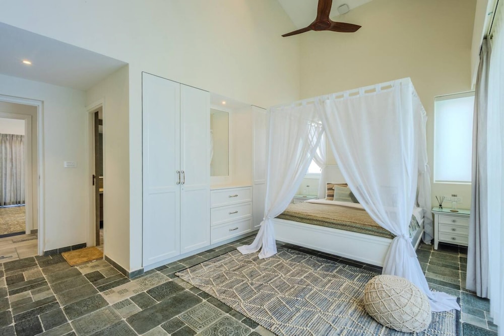 5bhk With Pool 1 5 km From Thalassa Casa Amour