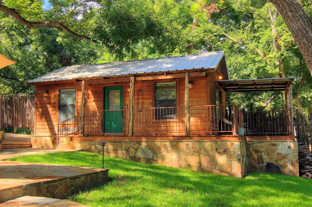 The Hideout 5 Bedroom Home by RedAwning
