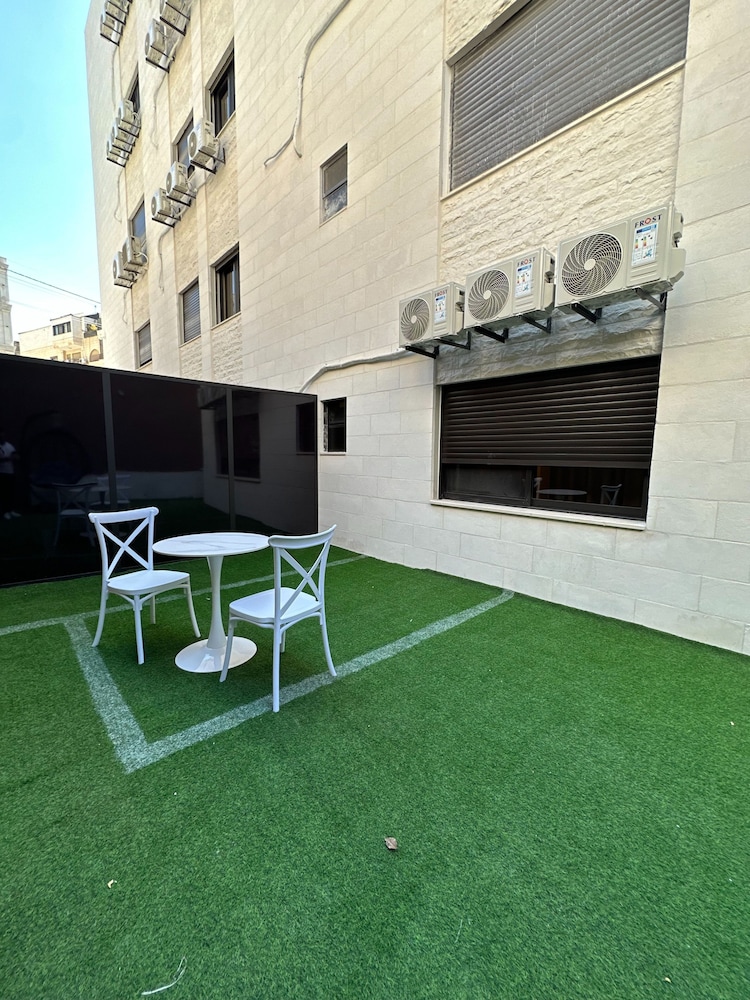Charming Amman Apartment With Garden and Balcon