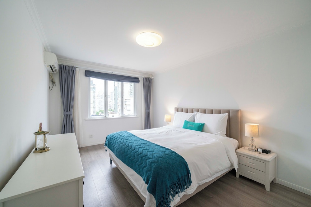 Tyms Xujiahui Prime 2BR APTGarden