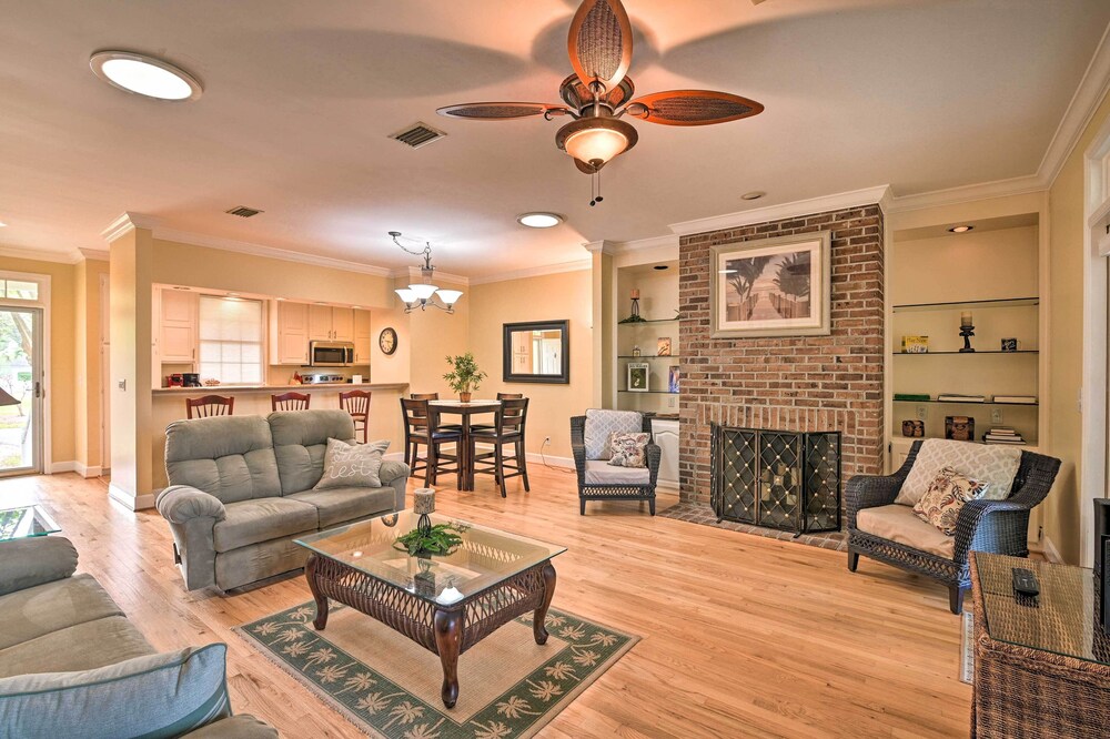 Cottage w/ Deck & Pool Access ~ 6 Mi to Beach view 2