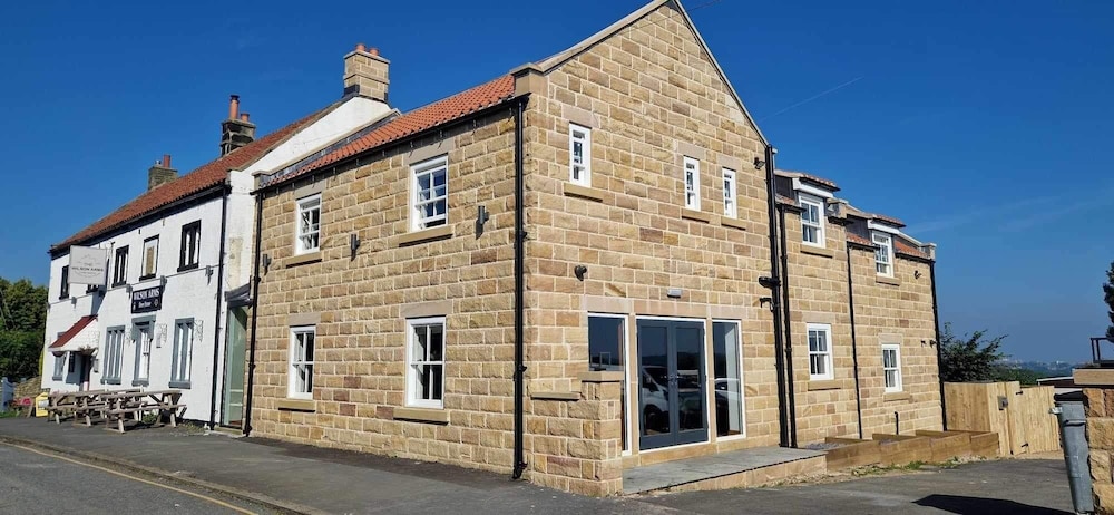 Hotel The Wilson Arms - Image 1