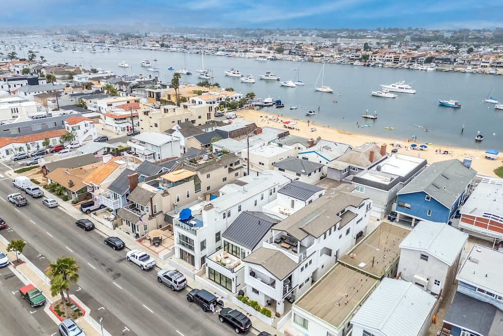 Seaside Style by Avantstay Rooftop Walk to Beach Chic Design