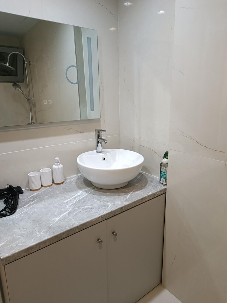 Embassy Apartment - I2