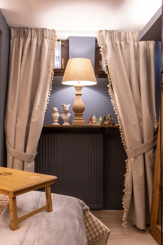 Rock Dandy La Maison De L’Ours | Top Fireplace Retreat