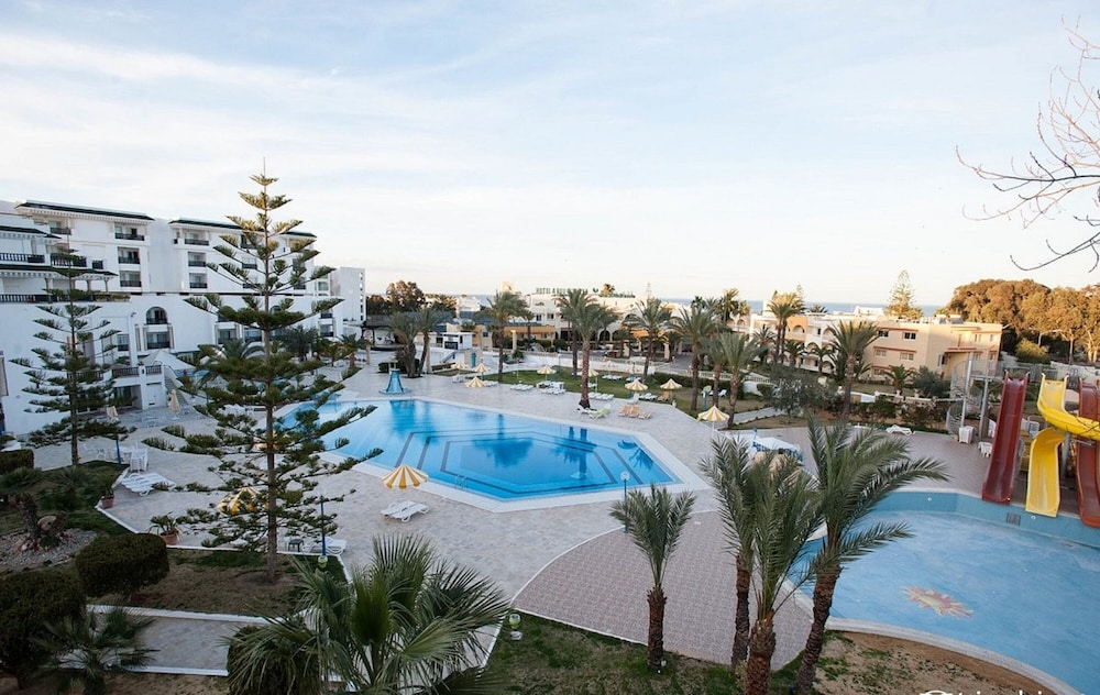 Hotel Riviera - Family Only