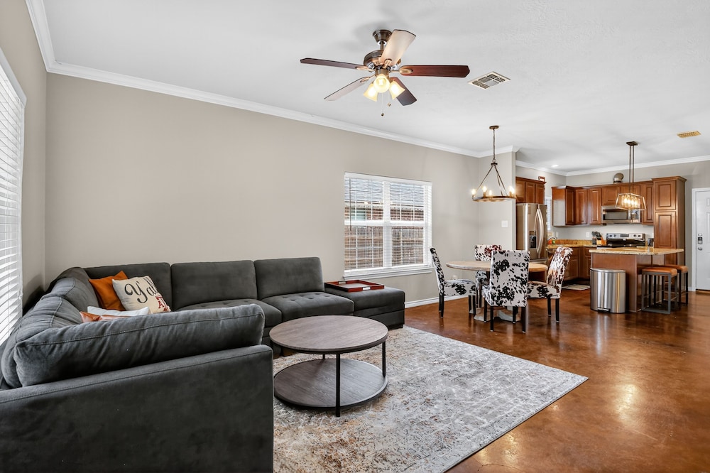 Game Day Getaway Near Texas A&m 4 Bedroom Home