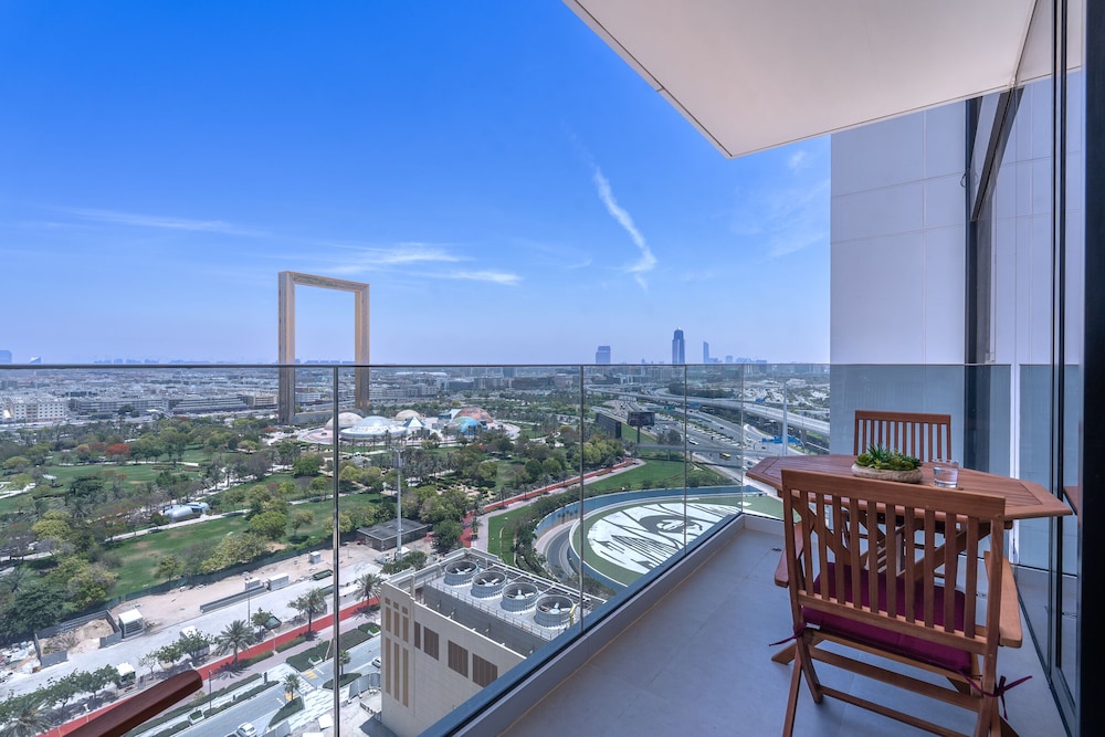 Vogue - Dubai Frame View