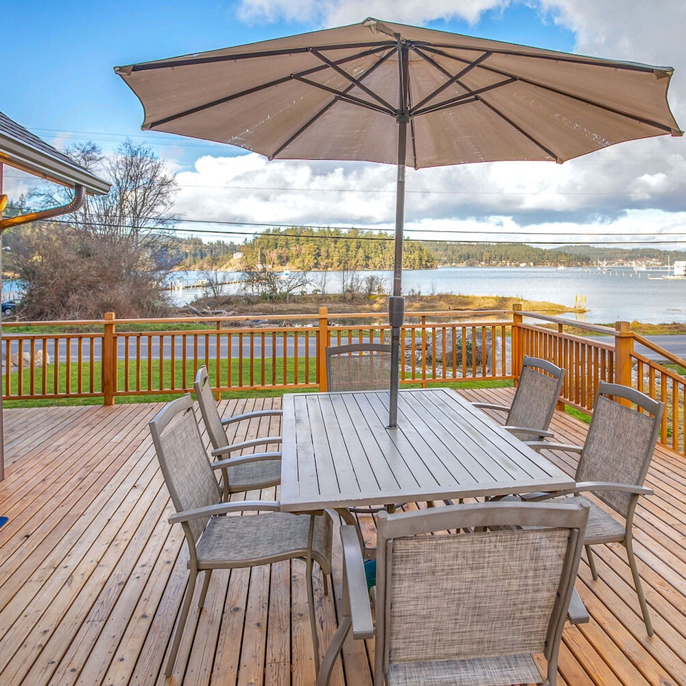 Cornet Bay Cottage in Oak Harbor