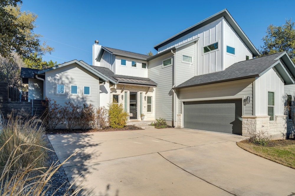 21 Mi to Dtwn: Spacious Home in Austin Suburbs!