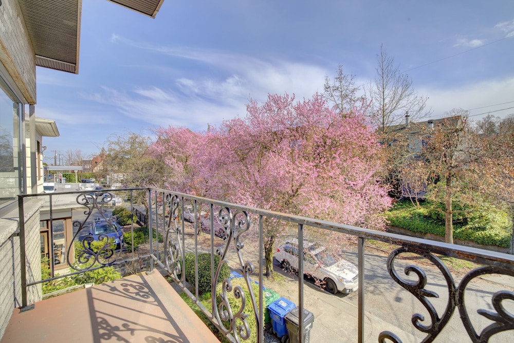 Seattle House - Image 1