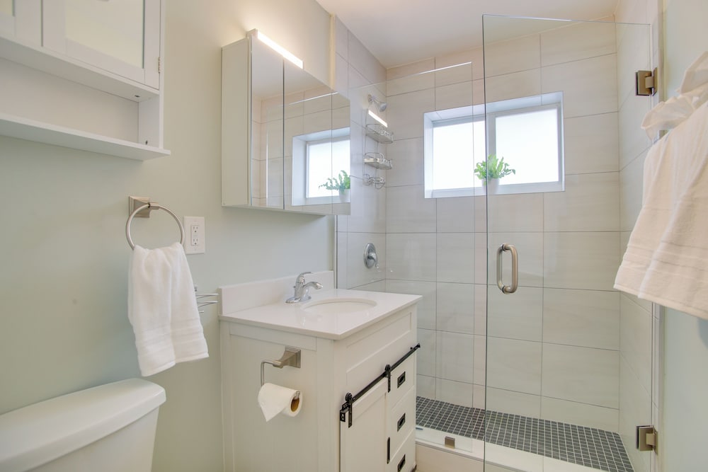 Modern Retreat 3 Miles From Fort Lauderdale Beach!