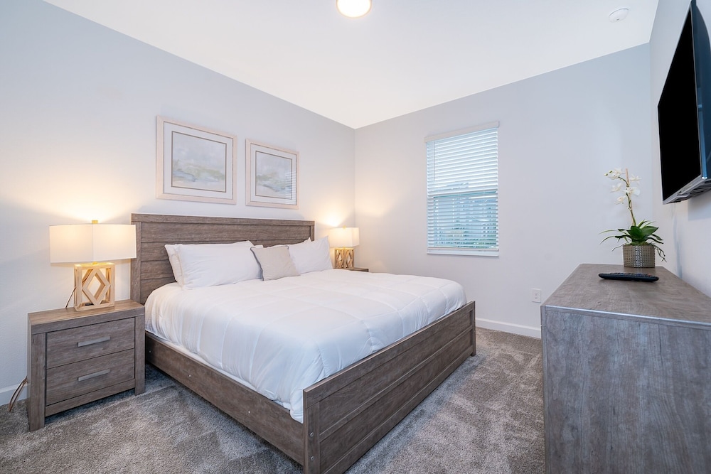 9056sh-the Retreat At Championsgate 8 Bedroom Home by RedAwning view 3