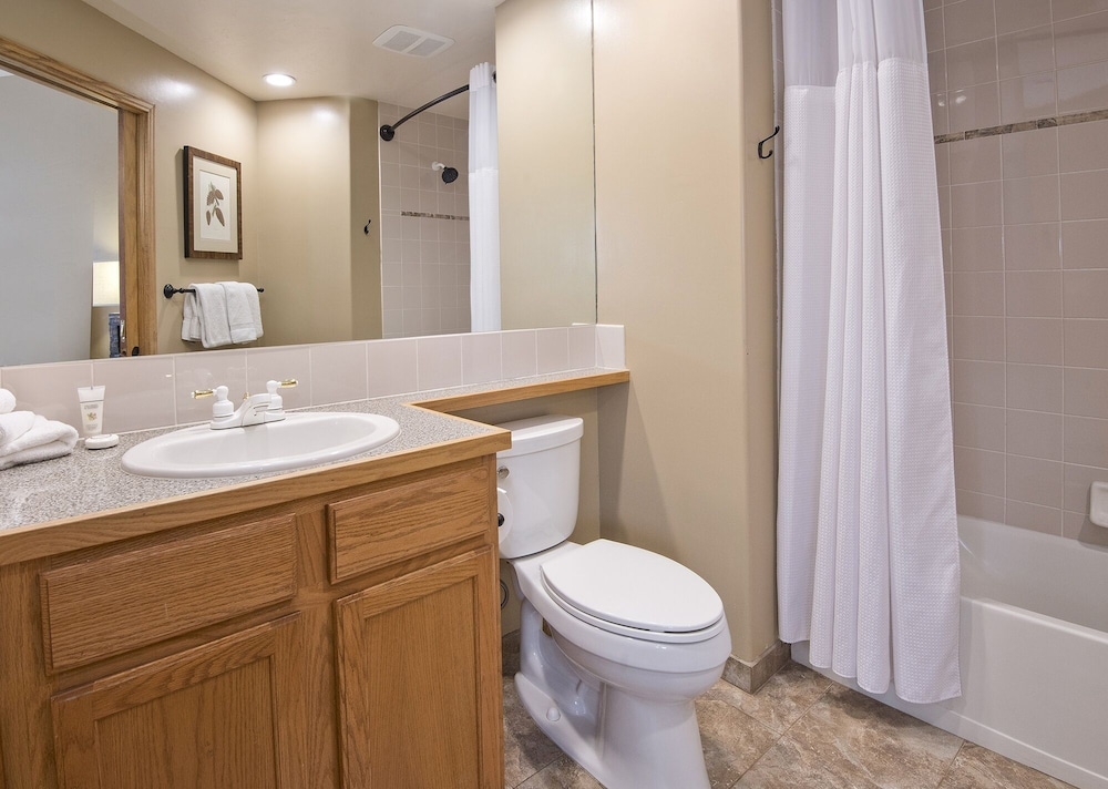 Canyon Run I-203 2 Bedroom Condo by Redawning - Property Image 12