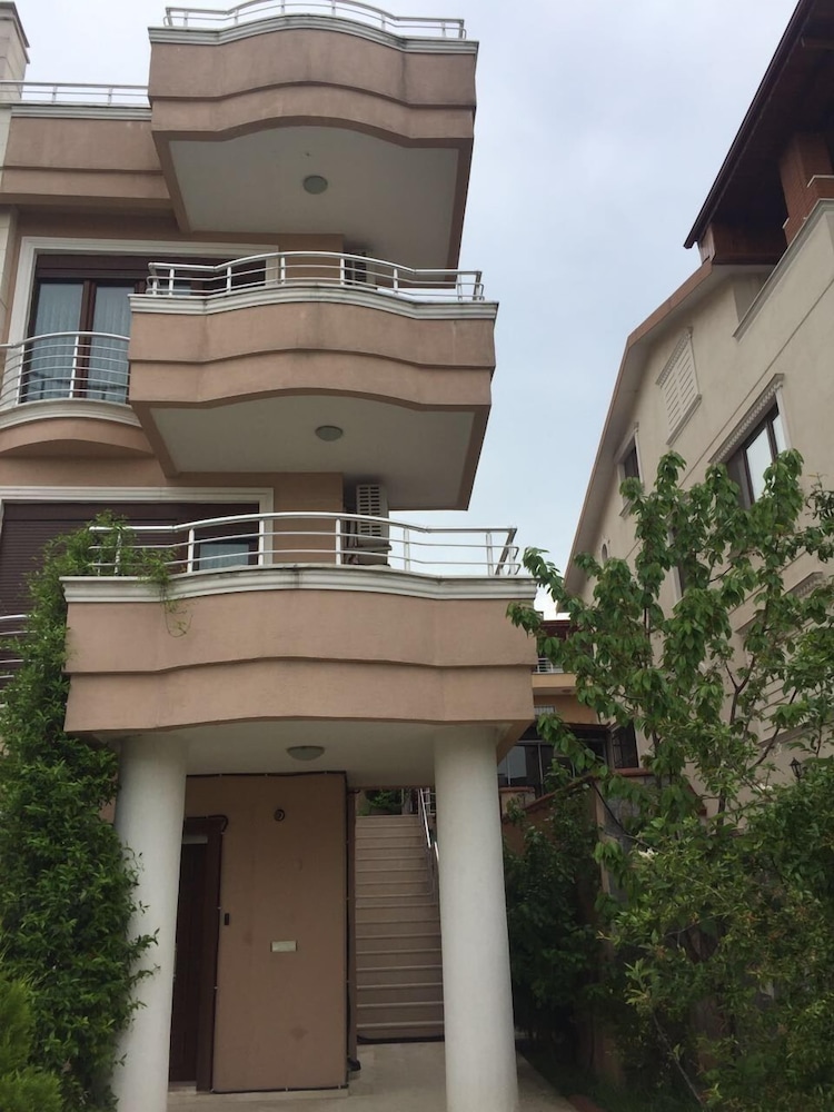 Asfar Villa