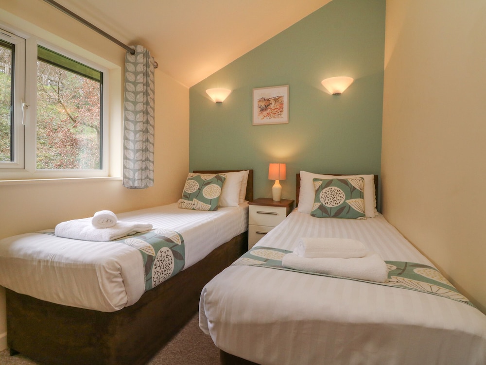7 Manleigh Park