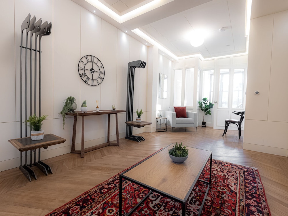 Discover The Underworld Five Bedroom by Belvilla