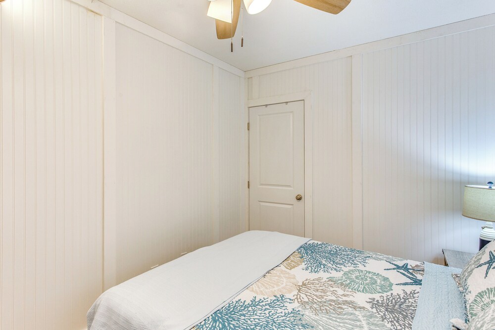 Steps to Sand: Remodeled North Myrtle Beach Condo!