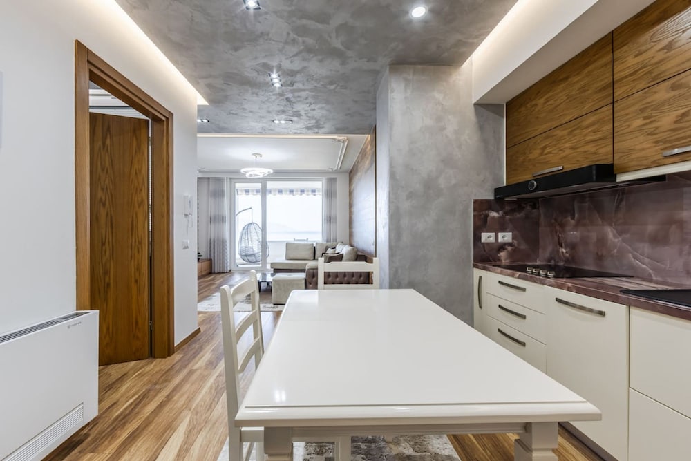 Skyline Apartment Free Parking