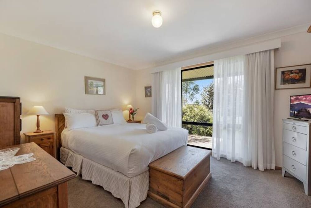 Ithaca Cottage by Your Innkeeper Mudgee view 3
