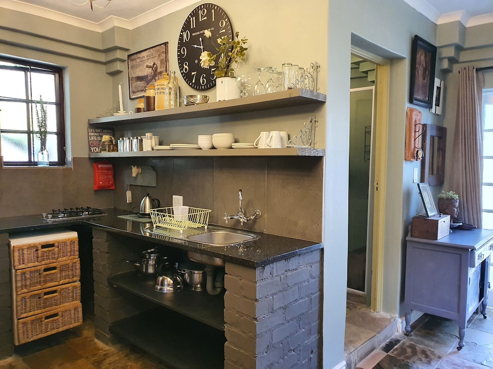 Waterhouse Guest Lodges 202 Lawley Street