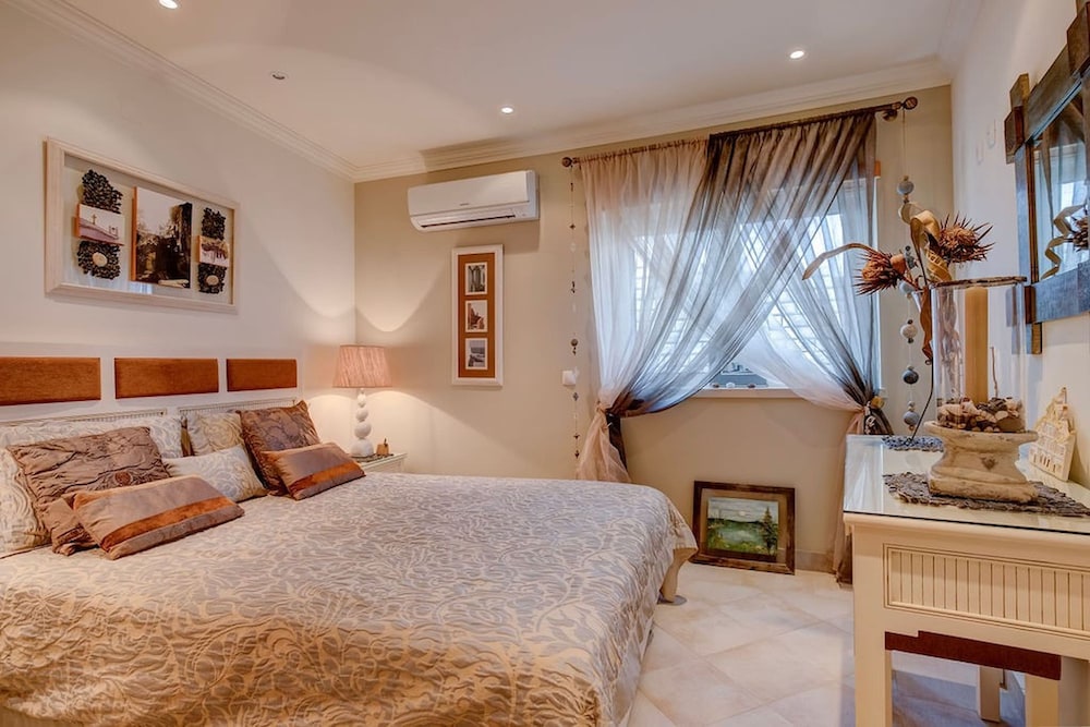 Carvoeiro Bay D Townhouse With Roof Top Jacuzzi