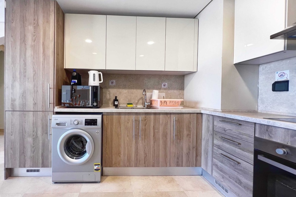 Xuru Stays I Exotic 1bdr w/ Outdoor Terrace Pool & Beach Access