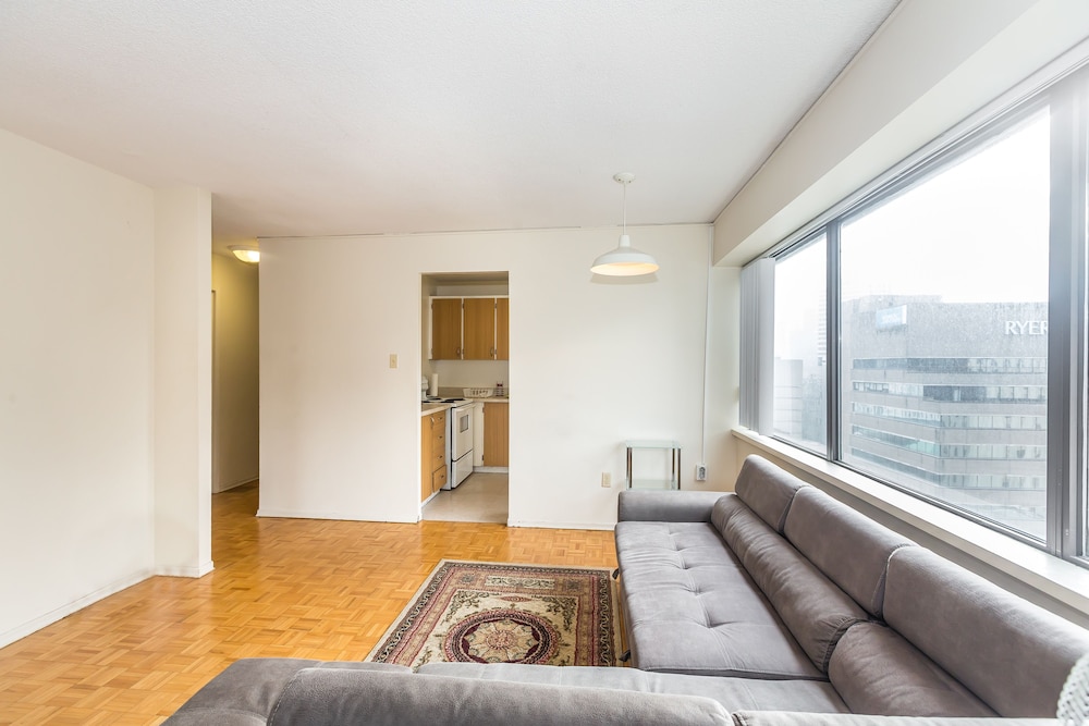 Toronto Furnished Living - Gerard St. E - Image 5