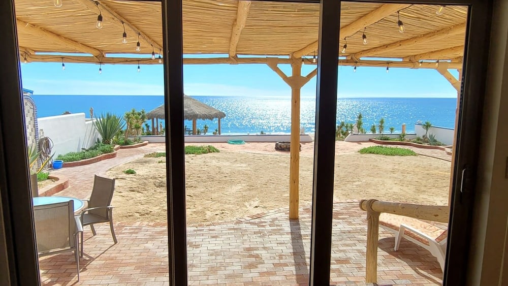 Casa Evita 4 Bedroom Beachfront Home