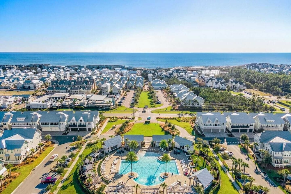 30A Sandpiper by Avantstay In Prominence, 2 Pools + Gym Access, 2 Bikes Incl