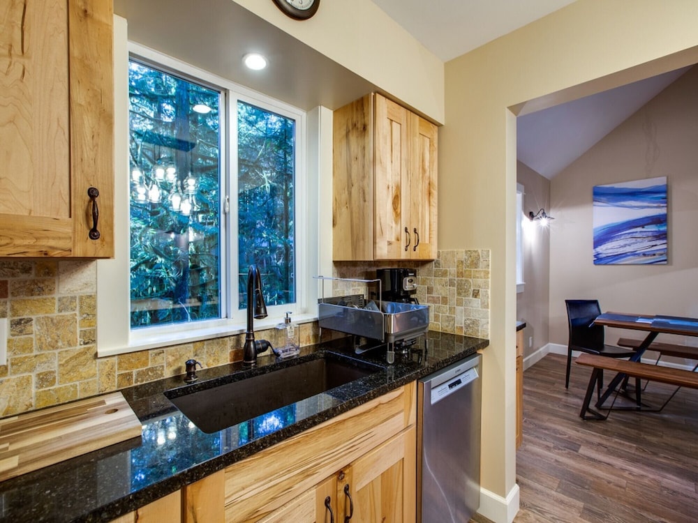 Mt Baker Lodging Cabin 69 - Sleeps 8 view 5