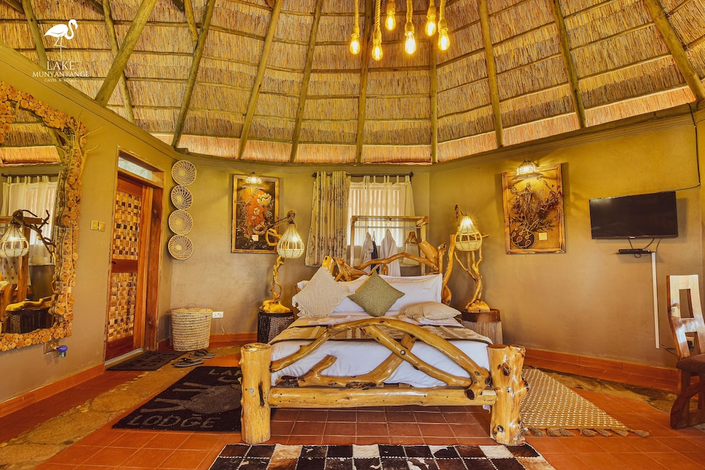 Lake Munyanyange Caves Lodge view 5